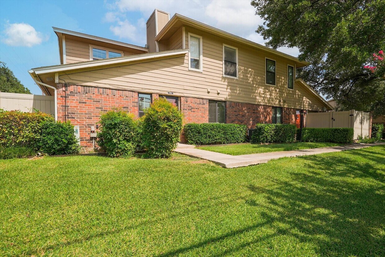 Primary Photo - 2240 Tarpley Rd