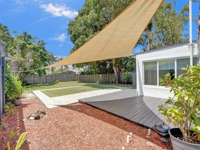 Building Photo - 1713 NE 15th Ave