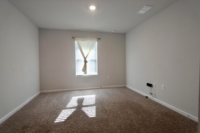 Building Photo - 4612 Reveille Wy