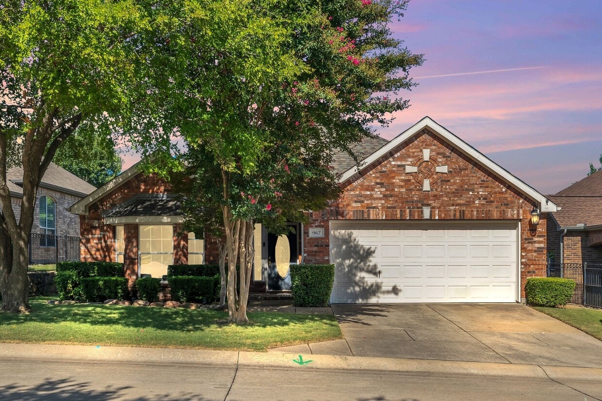 Primary Photo - Herritage Ranch Gem