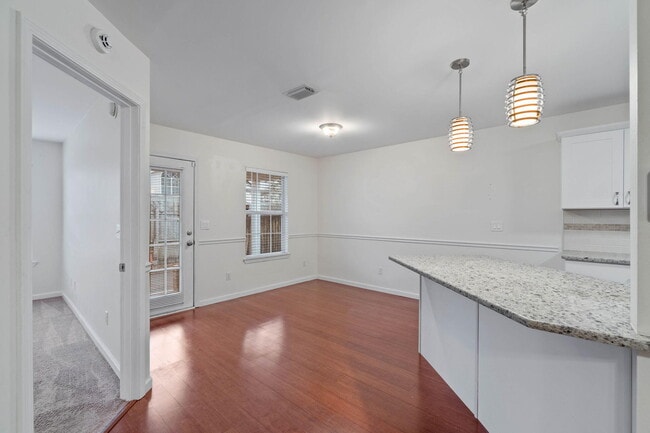 Building Photo - 911 Lauderhill Ln