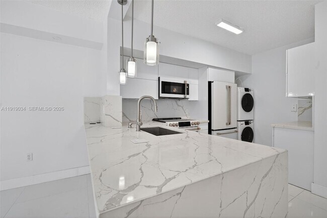 Foto del edificio - 5077 NW 7th St