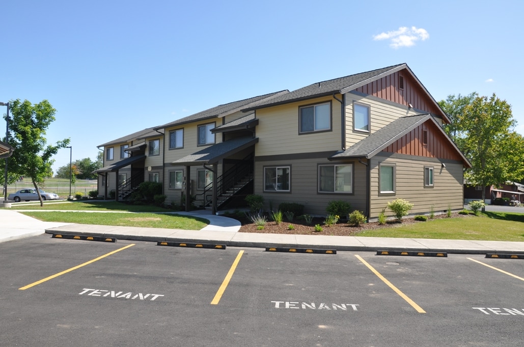 Crooked River Madison Apartments in Madras, OR
