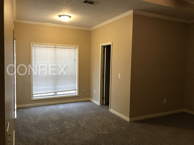 Building Photo - FREE RENT ASK HOW!!!
