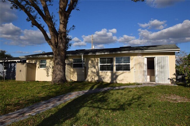 Building Photo - 4299 Lake Richmond Dr