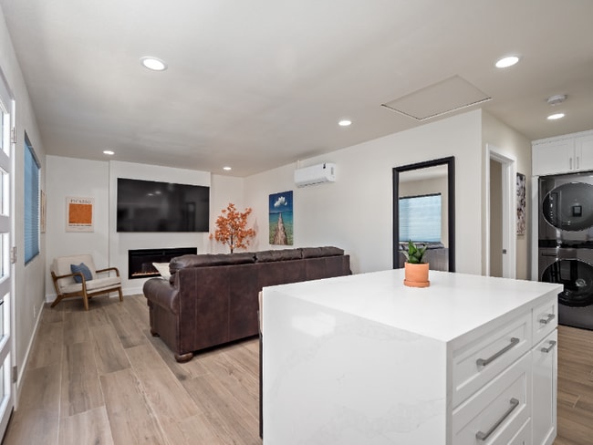 Building Photo - 608 Nottingham Dr