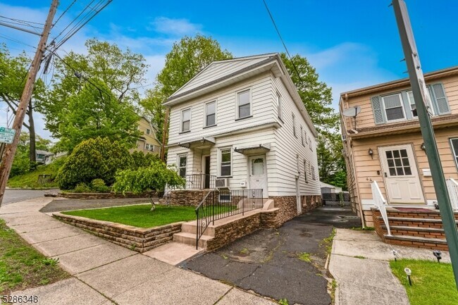 Building Photo - 46 Glendale St