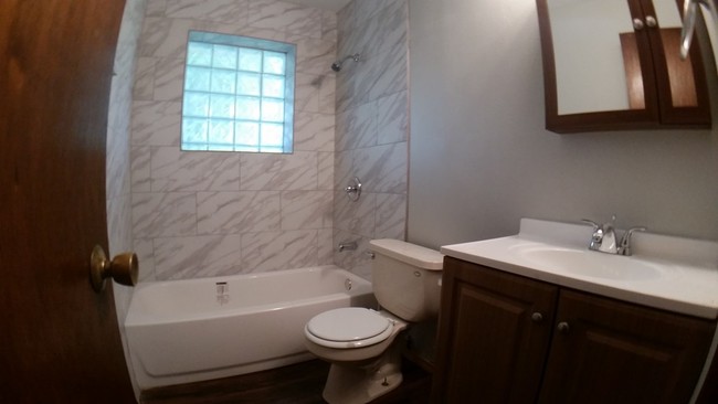 Foto del edificio - 4326 Sunnylane Pl