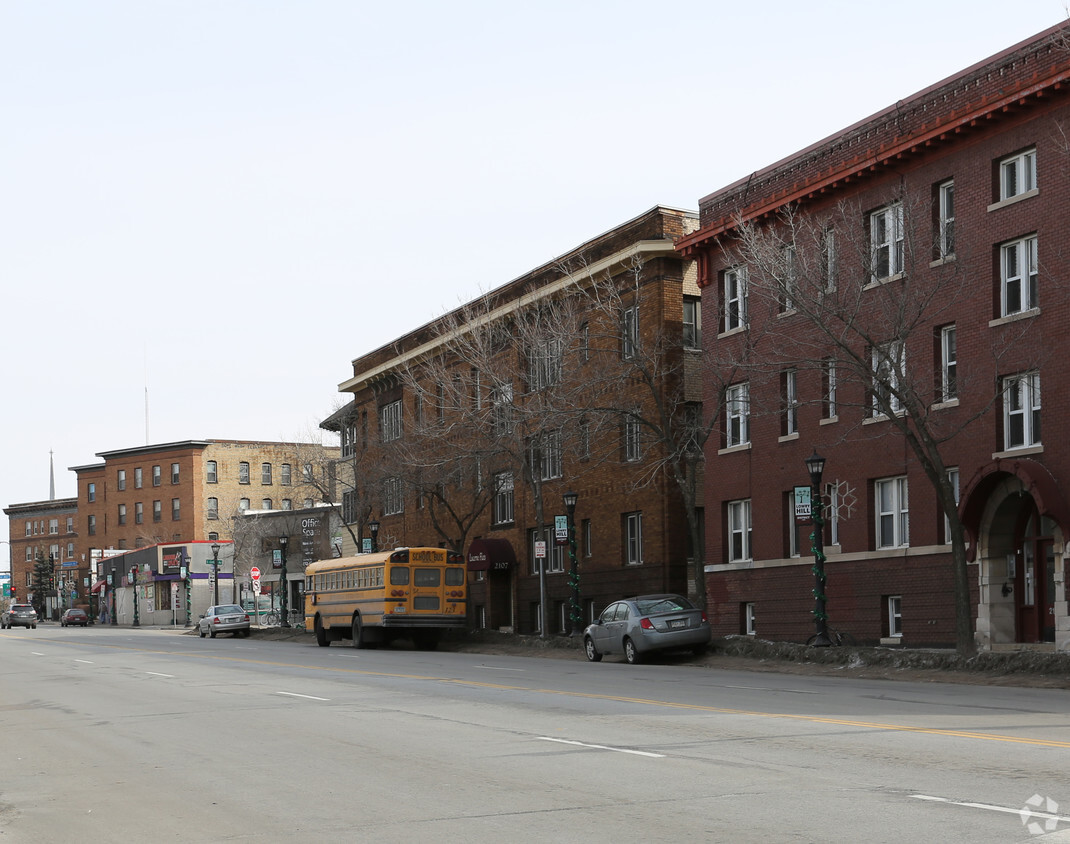 Building Photo - 2107 Hennepin