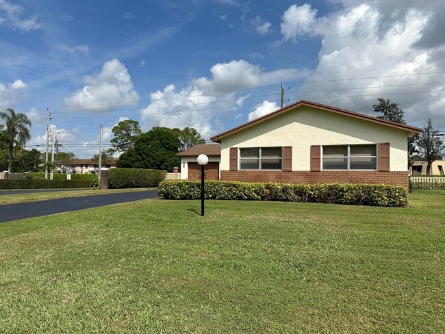 Building Photo - 6101 Rainbow Cir