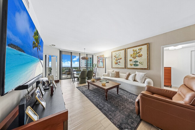 Building Photo - 20281 E Country Club Dr