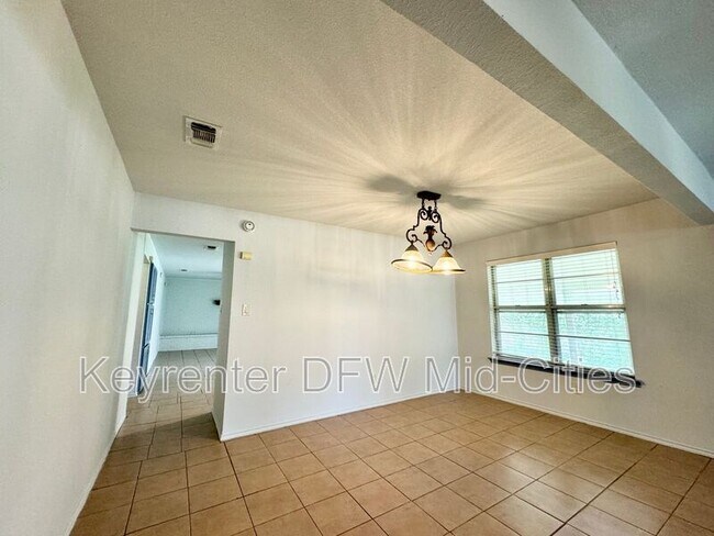 Foto del edificio - 2024 Robinson St
