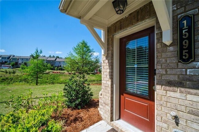 Building Photo - 1595 Ridgebrook Downs