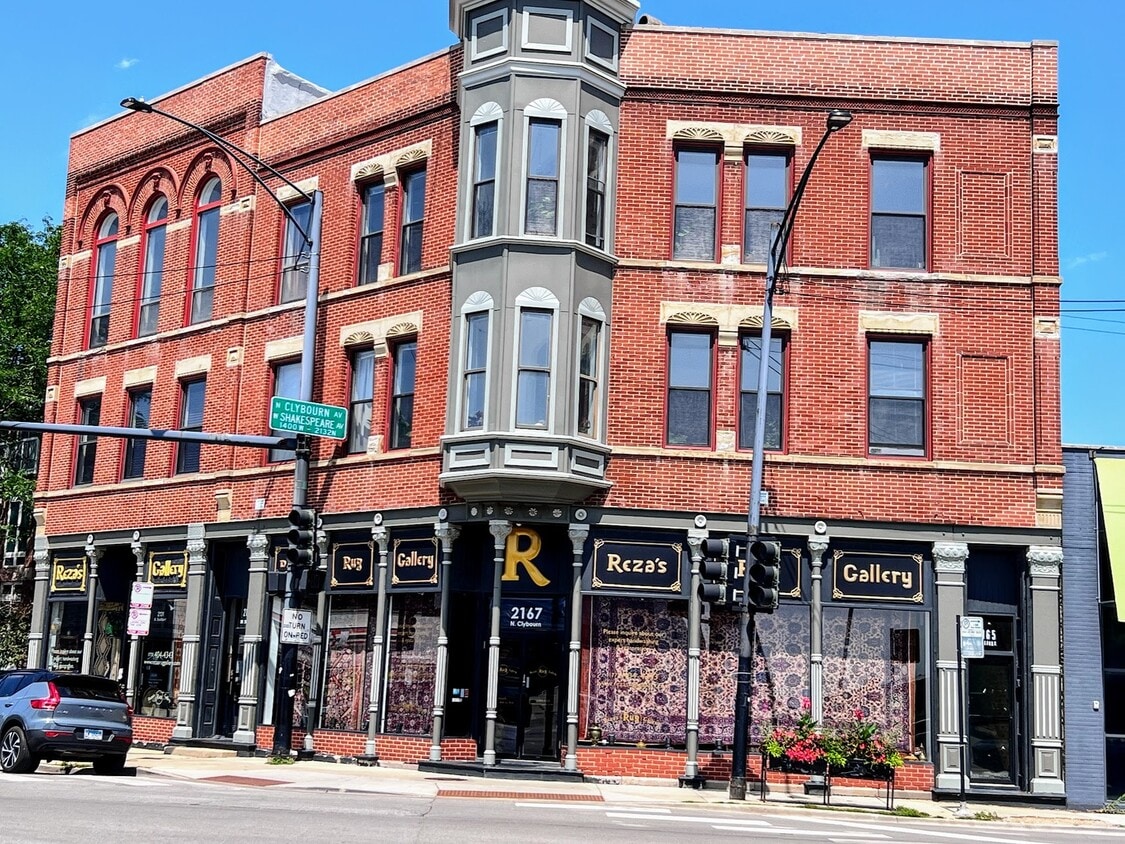 Primary Photo - 2129 N Southport Ave