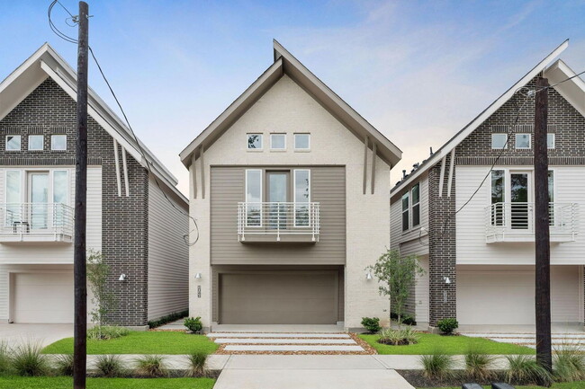 Photo - 1042 Homer St