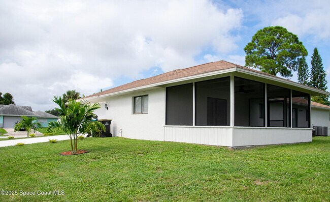 Foto del edificio - 1095 Lynbrook St NW