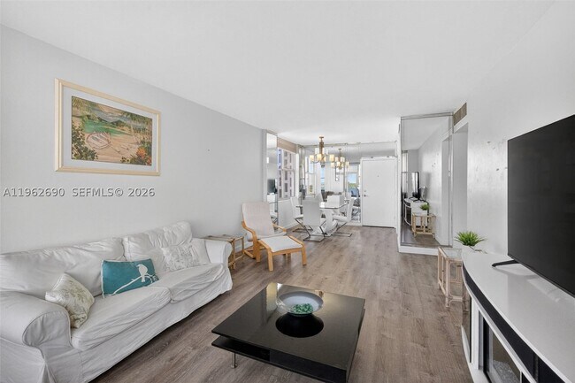Foto del edificio - 7441 Wayne Ave
