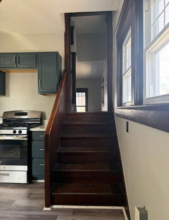 Foto del edificio - 3 bedroom, 2 bathroom Renovated House