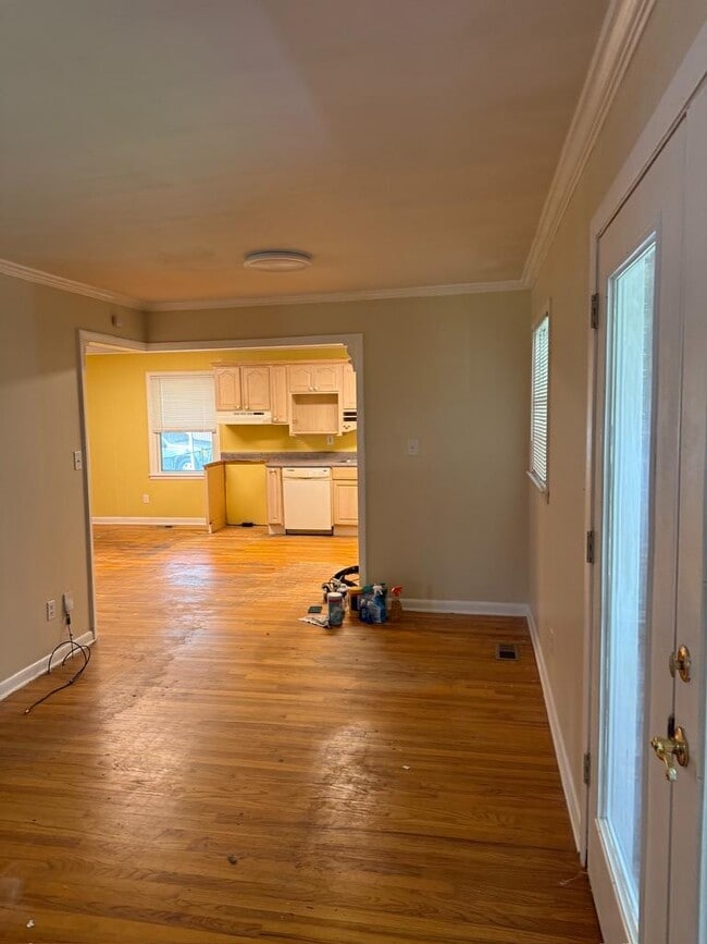 Building Photo - 217 Virginia Dr