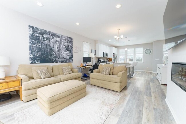 Building Photo - 645 Jenny Wy