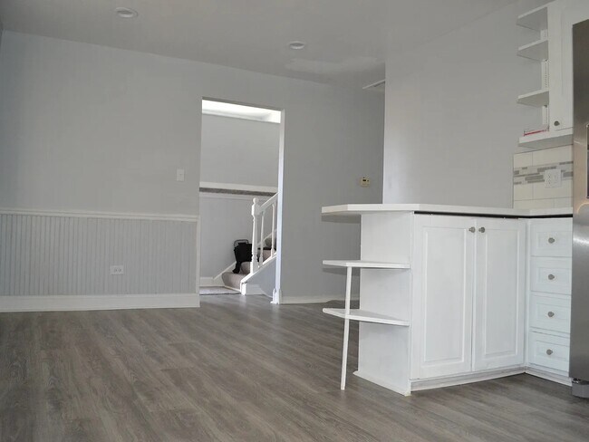 Foto del edificio - 16456 George Dr