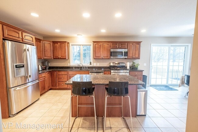 Building Photo - 4 br, 2.5 bath House - 29 Barrington Dr