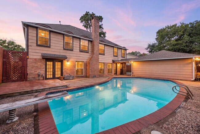 Foto del edificio - 219 Big Hollow Ln