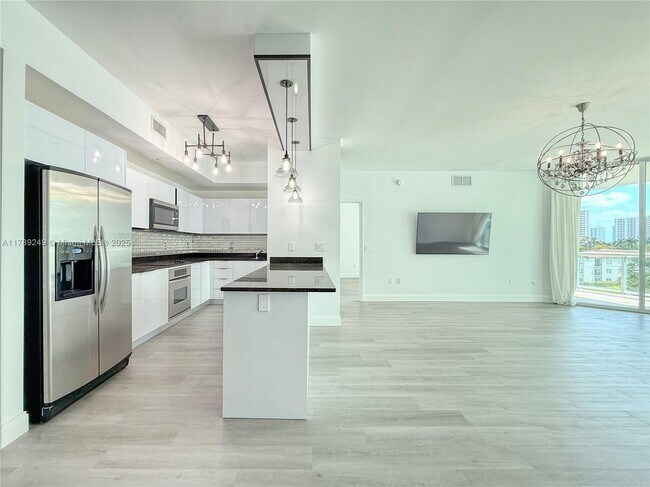 Foto del edificio - 3131 NE 188th St