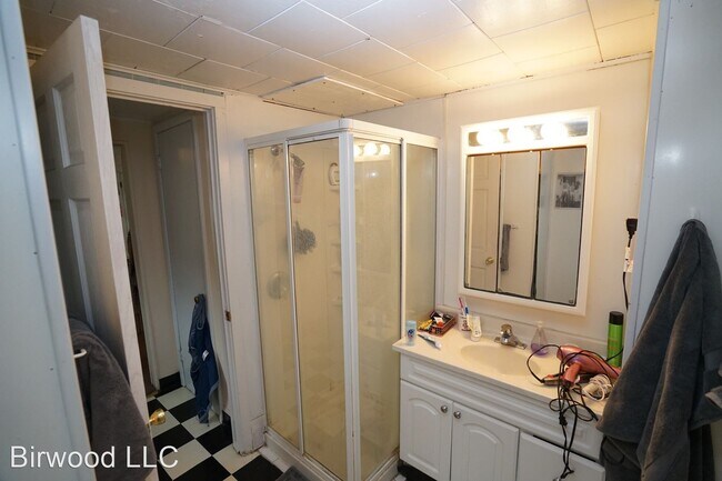 Building Photo - 5 br, 4 bath House - 207 N. Frances St.