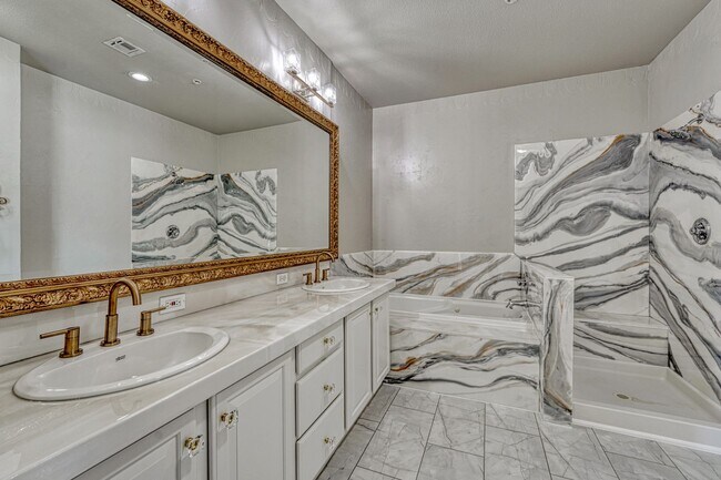 Foto del edificio - About This Property