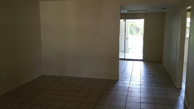 Foto del edificio - 4903 24th St W