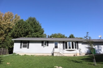 Building Photo - 108 E Davis St