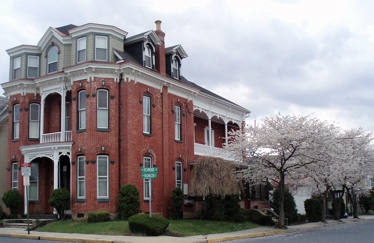32 N Richmond St Unit 2A, Fleetwood, PA 19522 Apartments in Fleetwood