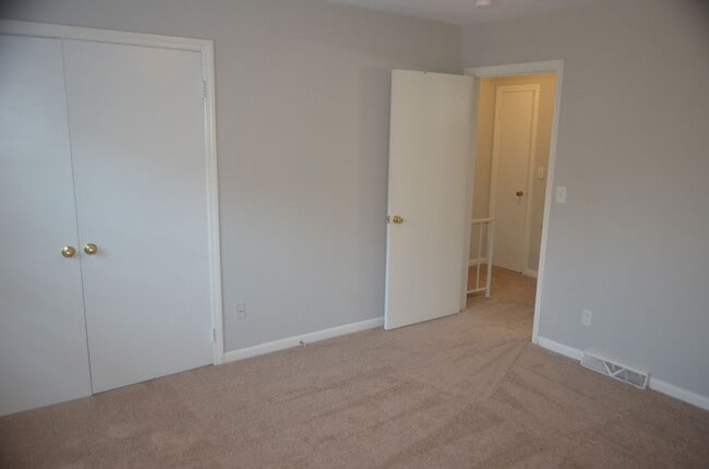 Foto del edificio - Updated 2BR/1.5BA Condo Near Stratford Rd