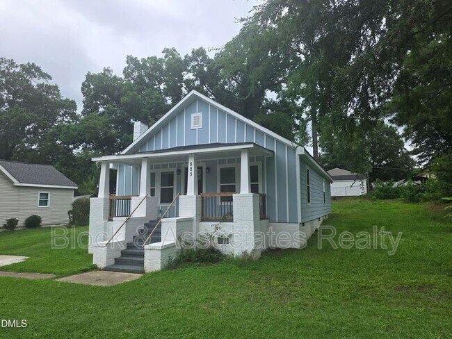 Foto del edificio - 523 E Nelson Ave