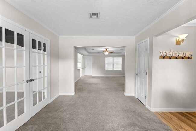 Foto del edificio - 2117 Whatley Dr
