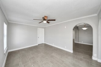 Building Photo - 1222 Bernard St