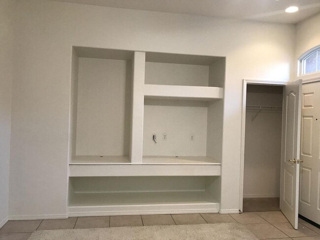 Building Photo - 1790 Glen Oban Ln
