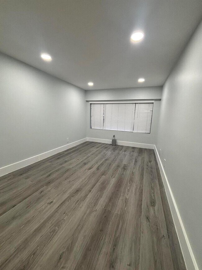 Foto del edificio - 4725 SW 62nd Ave