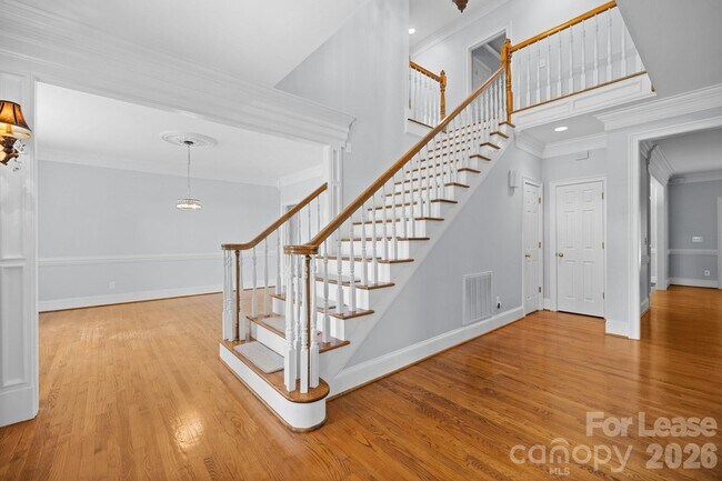 Foto del edificio - 9205 Woodriver Ln