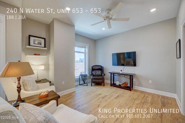 Foto del edificio - 240 N Water St