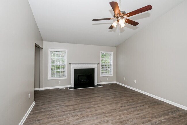 Building Photo - 6401 Harvester Cir