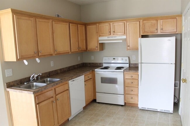 Building Photo - 405 Cricket Ln