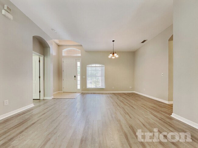 Building Photo - 3508 Pendleton Way