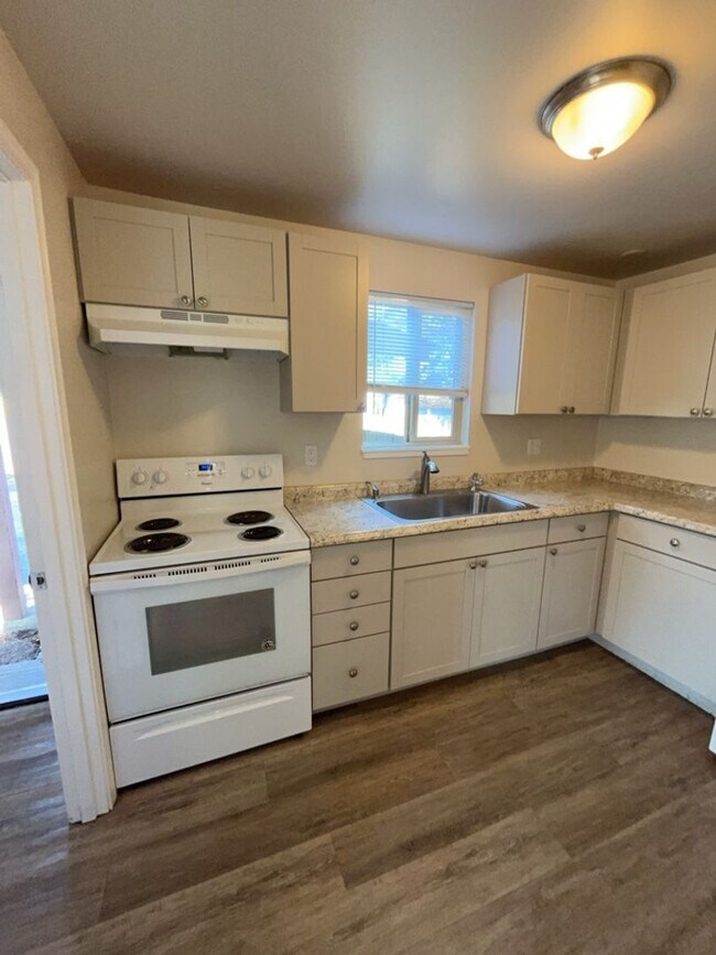 Foto del edificio - 2319 Wilson Ave