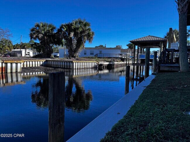 Foto del edificio - 6588 Harbour Blvd