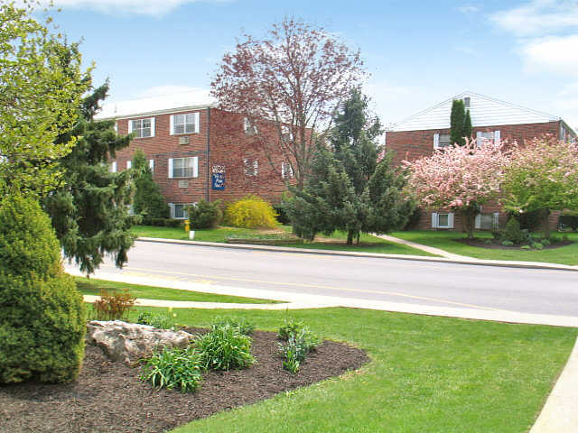 Community - Lion's Gate Apartments