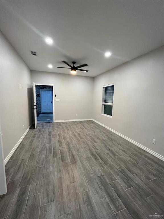 Foto del edificio - 913 W Mahala Ave