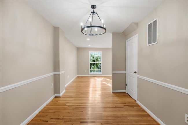 Building Photo - 1501 Chatham Colony Ct