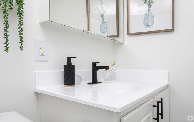 Building Photo - ReNew Mt. Vernon